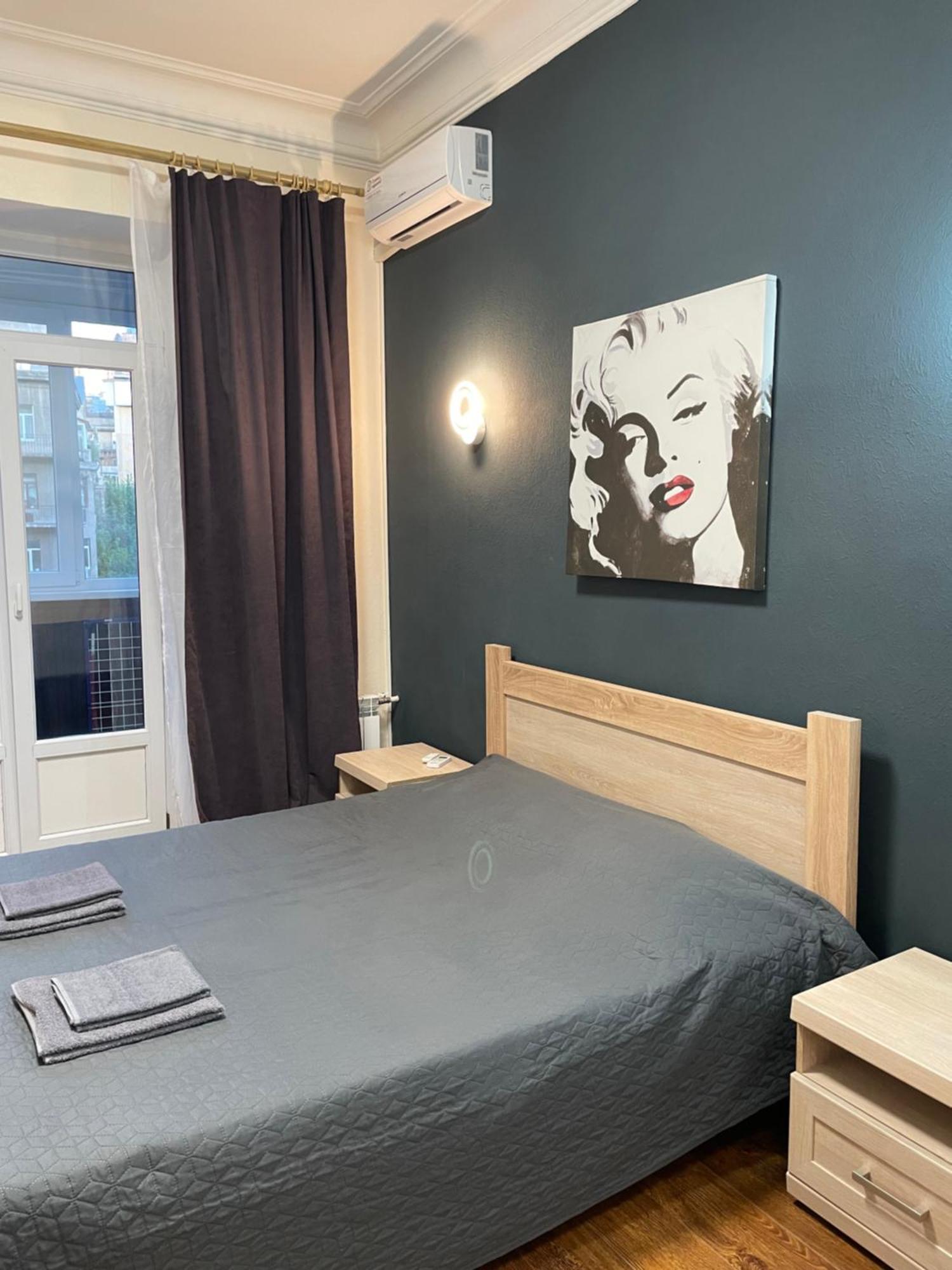 Freddies Apartment เคียฟ ภายนอก รูปภาพ